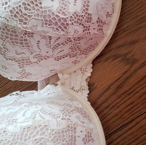 Pink bra with lace trim  50 C
